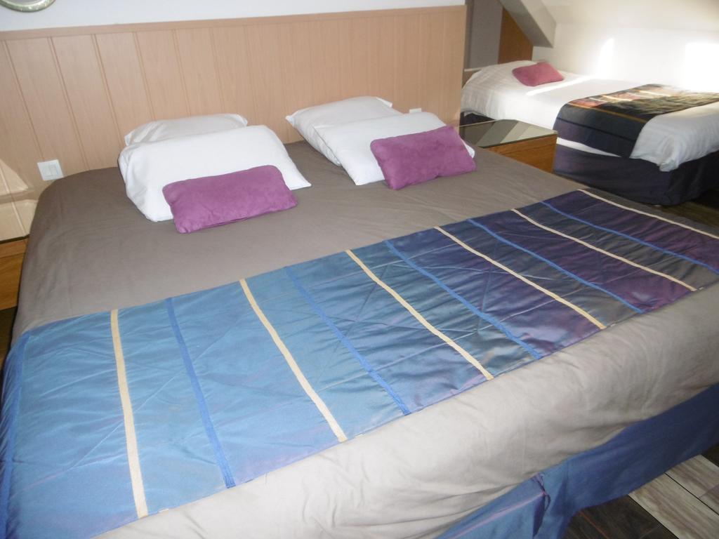 Hotel De L'Arrivee Guingamp Bagian luar foto